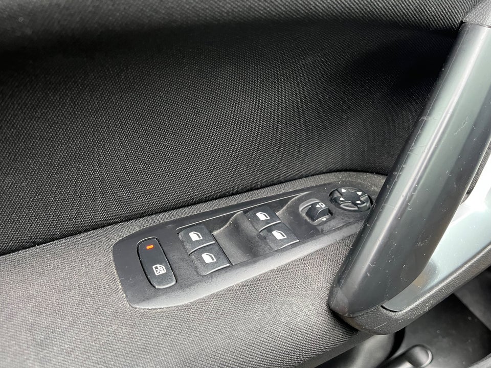 Peugeot 308 1,2 e-THP 130 Allure SW 5d