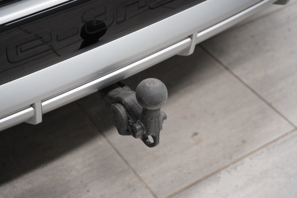 Audi Q4 e-tron 45 S-line 5d