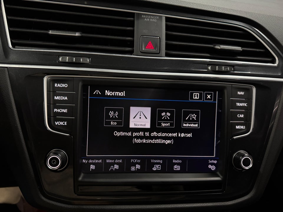 VW Tiguan 2,0 TSi 180 R-line DSG 4Motion Van 5d
