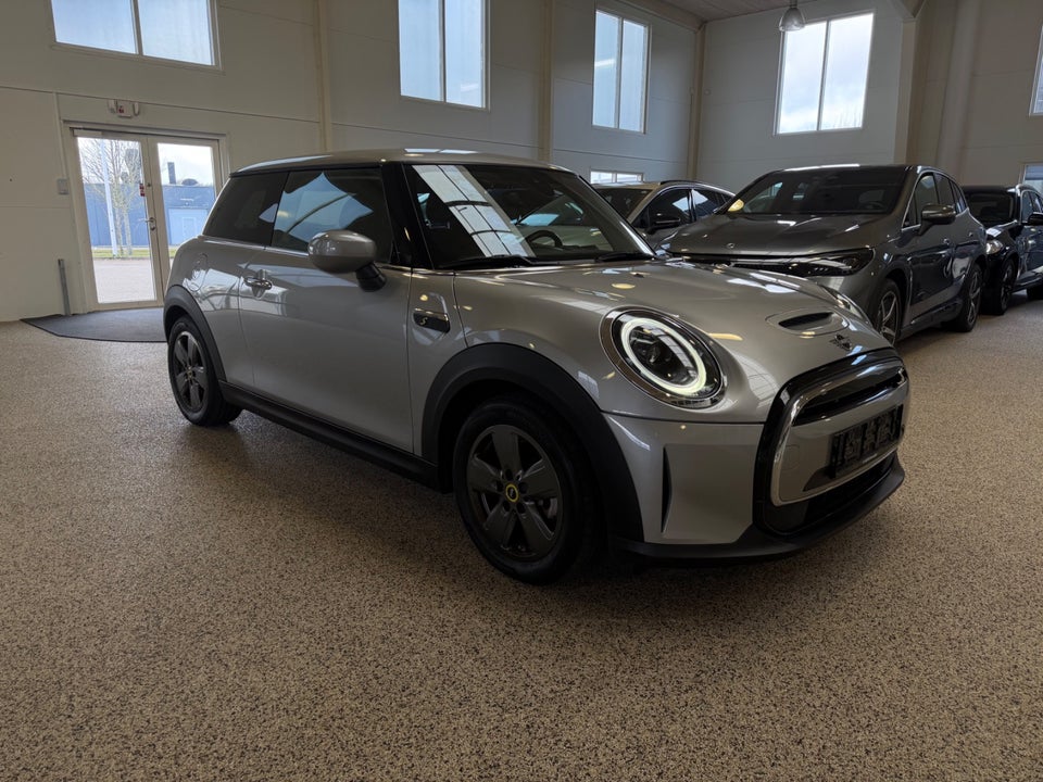 MINI Cooper SE Essential 3d