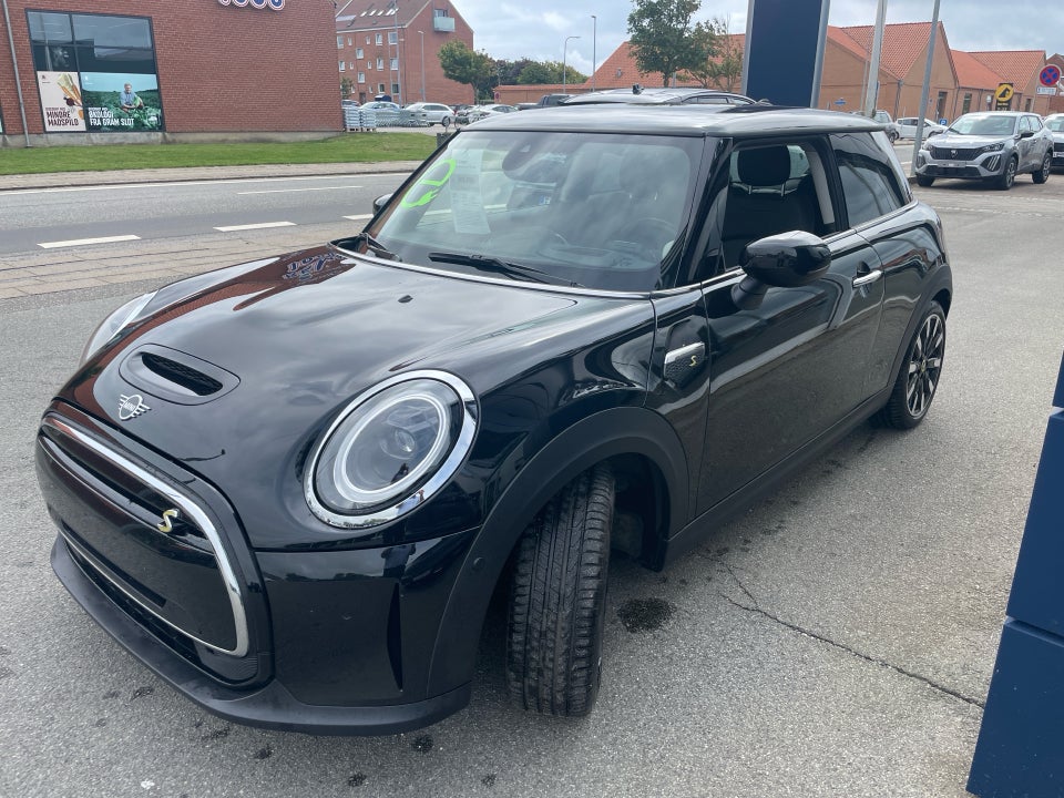 MINI Cooper SE Trim Limited Edition 3d