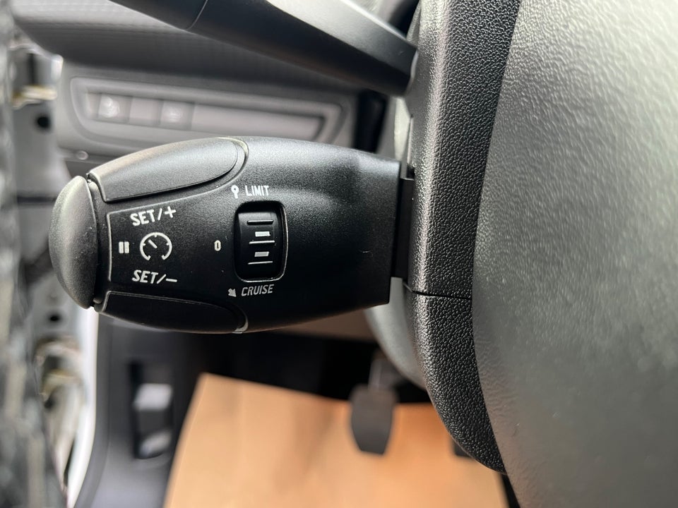 Peugeot 2008 1,2 e-THP 110 Edition+ 5d