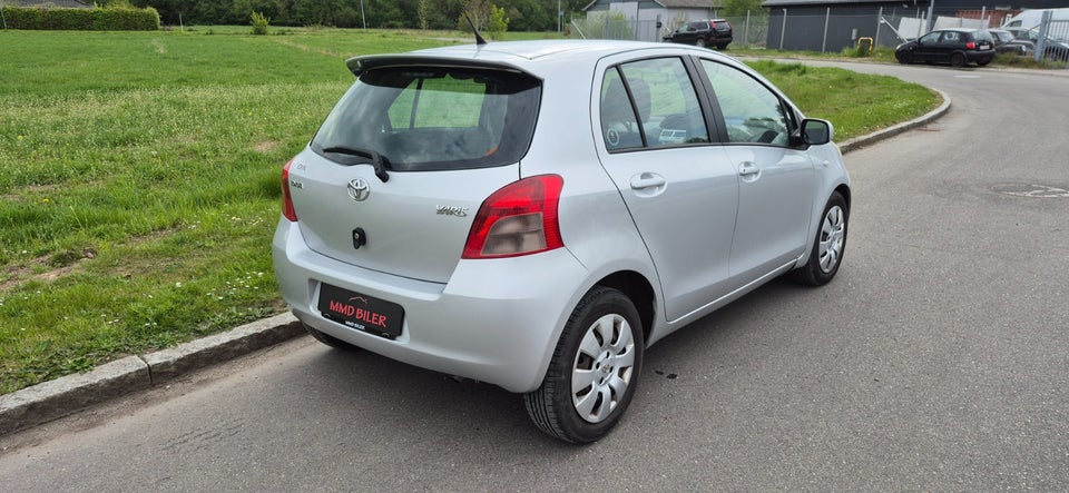 Toyota Yaris 1,3 Sol 5d