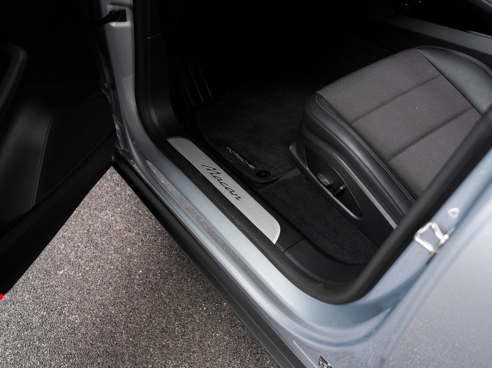 Porsche Macan 5d