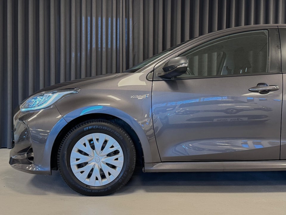 Toyota Yaris 1,5 Hybrid H3 Premier Edition e-CVT 5d