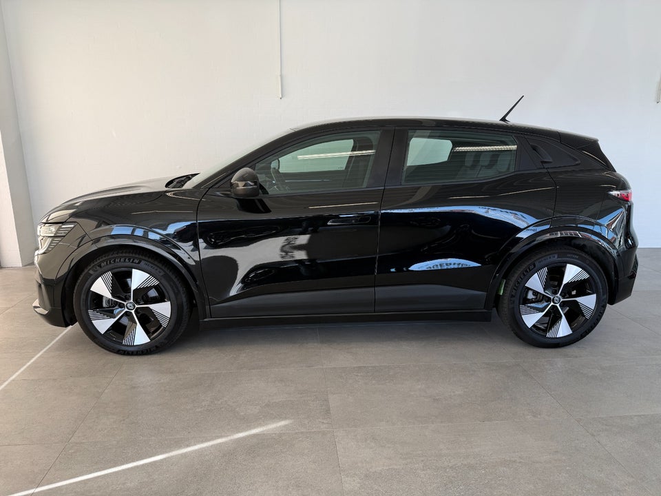 Renault Megane E-Tech 40 Equilibre 5d