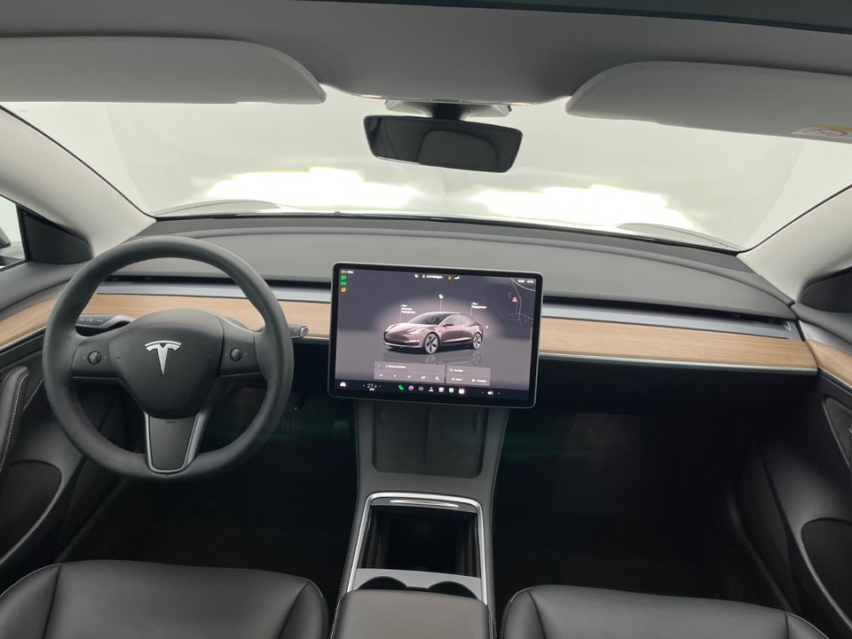 Tesla Model 3 Long Range RWD 4d