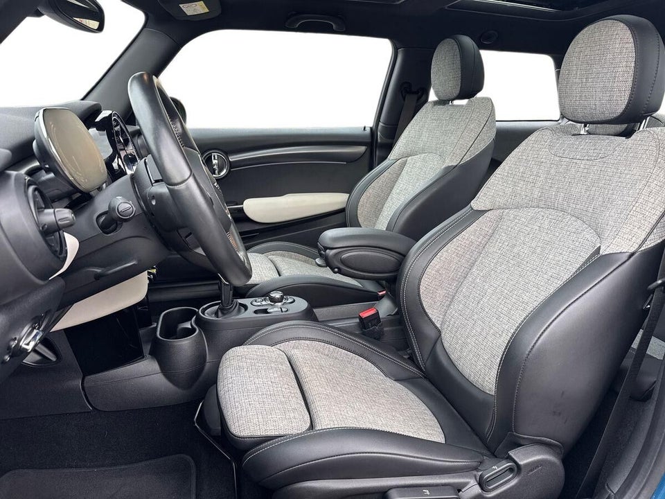 MINI Cooper SE Classic Trim 3d