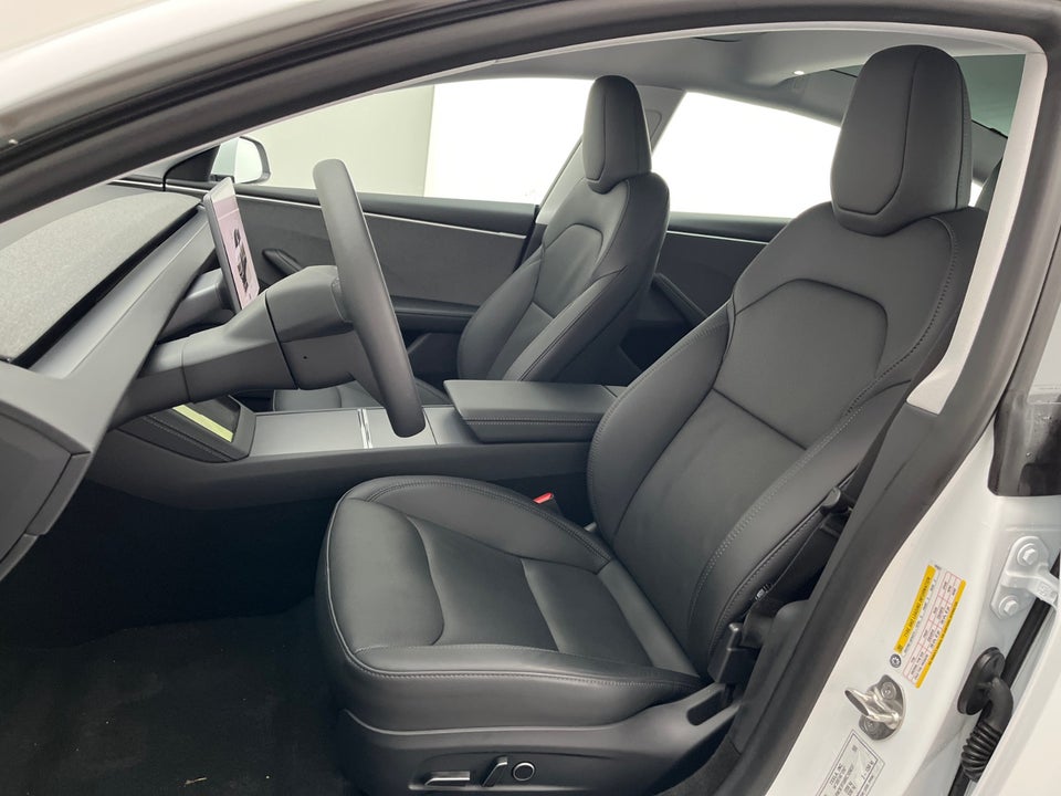 Tesla Model 3 RWD 4d