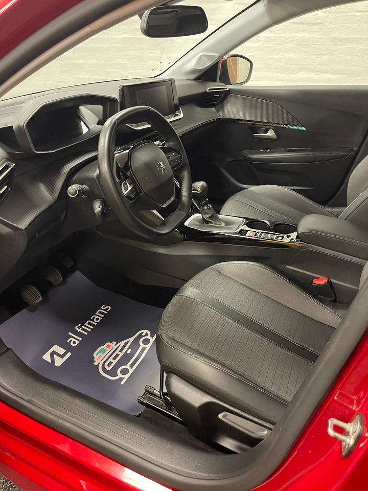 Peugeot 208 1,2 PureTech 100 Allure Sky 5d