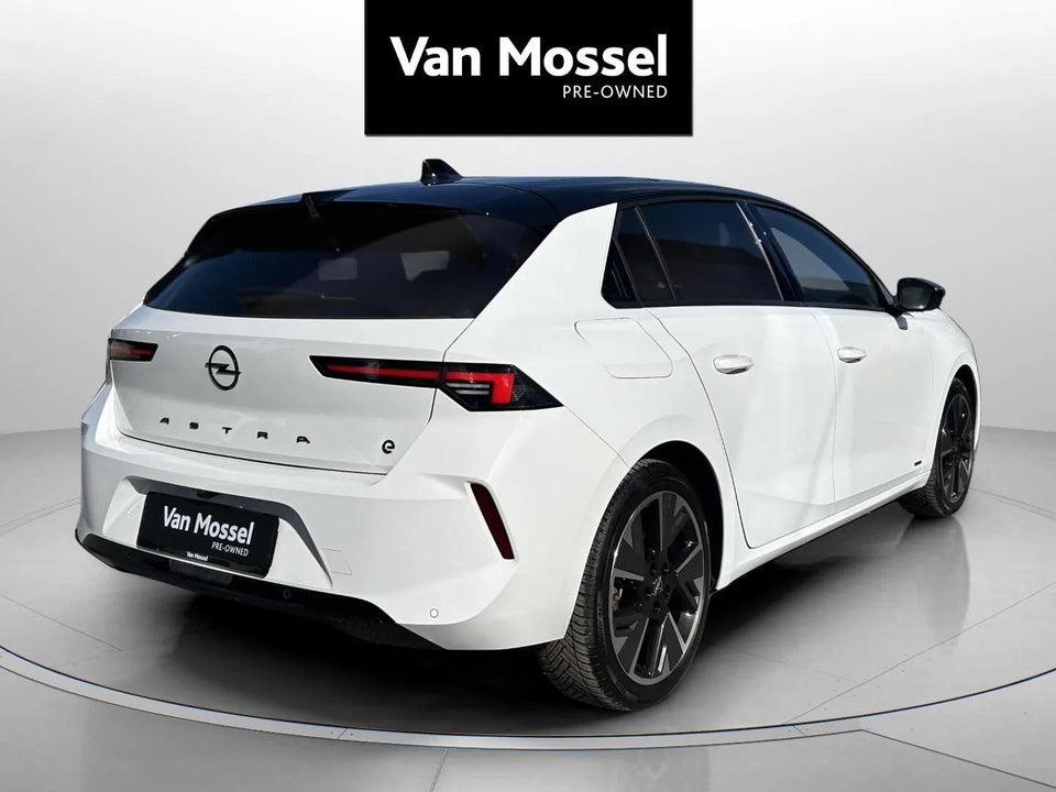 Opel Astra-e 54 Ultimate 5d