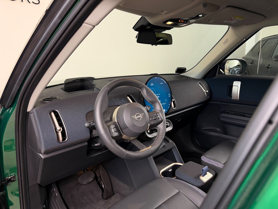 MINI Countryman E Essential Trim XS 5d