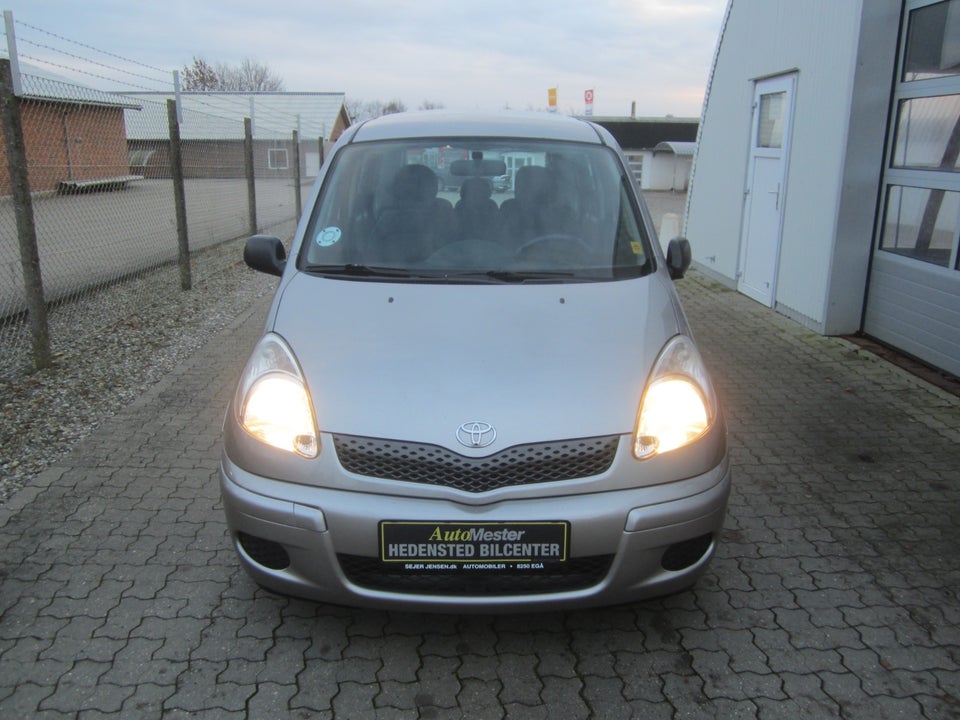 Toyota Yaris Verso 1,4 D-4D Luna 5d