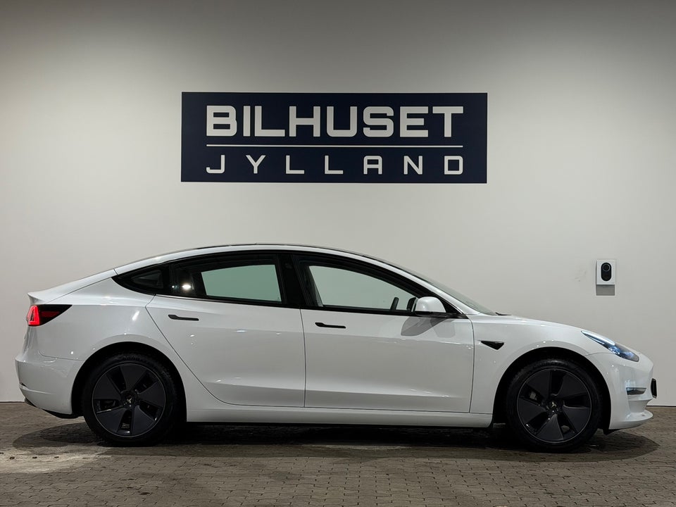 Tesla Model 3 Long Range AWD 4d