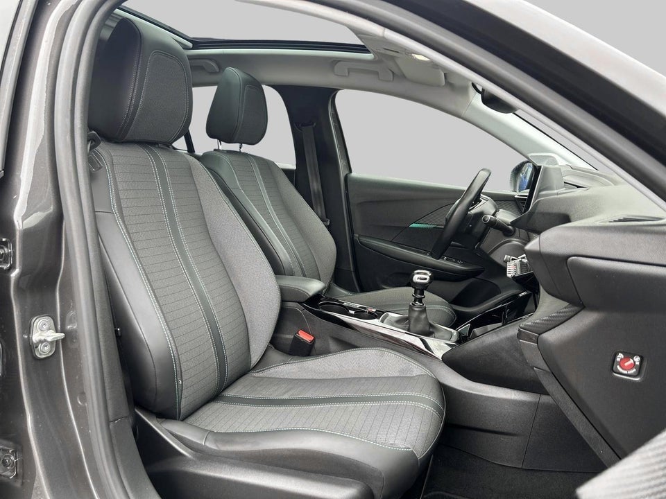 Peugeot 208 1,2 PureTech 100 Allure Sky 5d