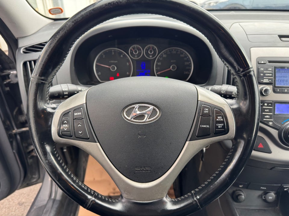 Hyundai i30 1,6 CRDi 90 Classic 5d
