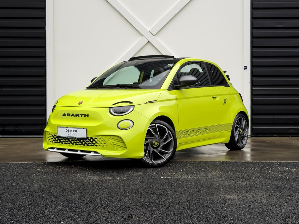 Abarth 500e Scorpionissima Cabrio 2d