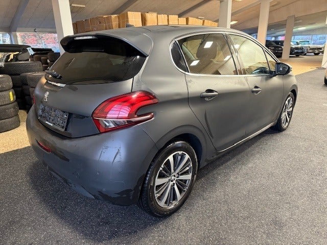 Peugeot 208 1,6 BlueHDi 100 Desire Sky 5d