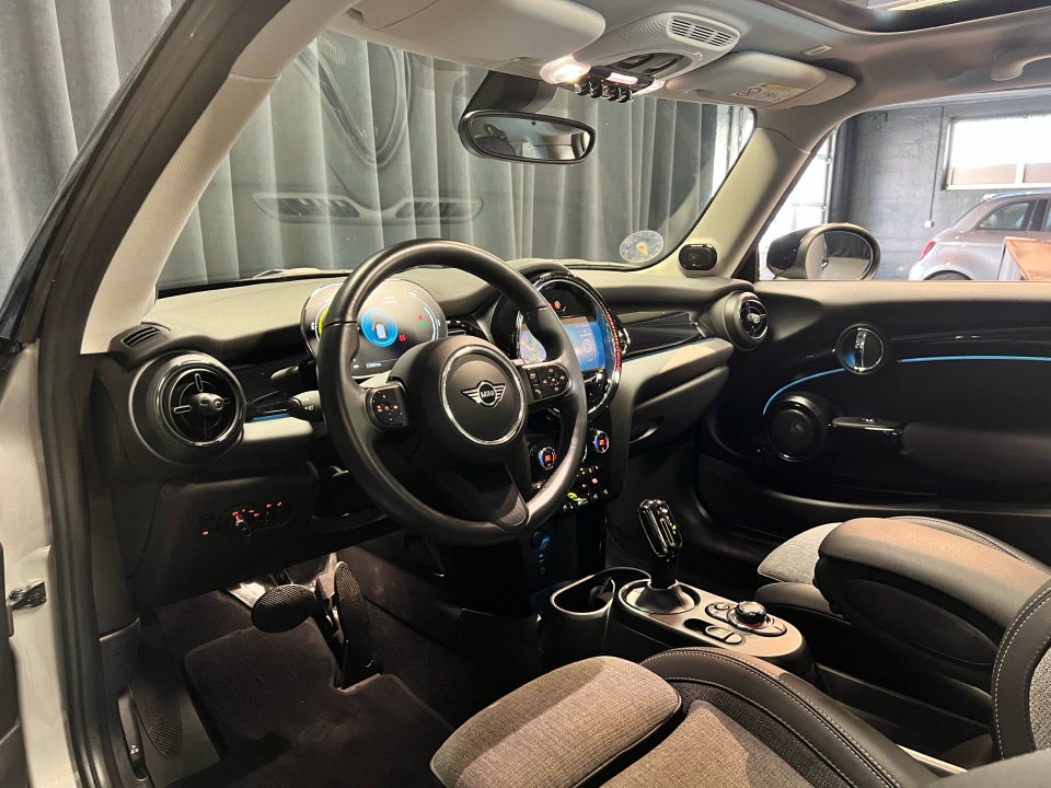 MINI Cooper SE Classic Trim 3d