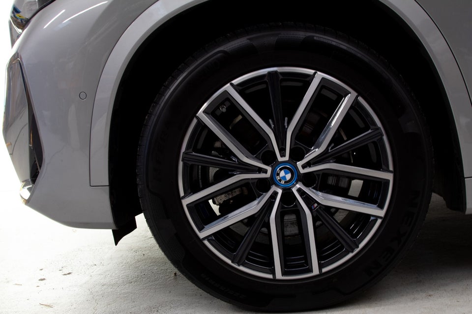 BMW iX1 xDrive30 M-Sport 5d