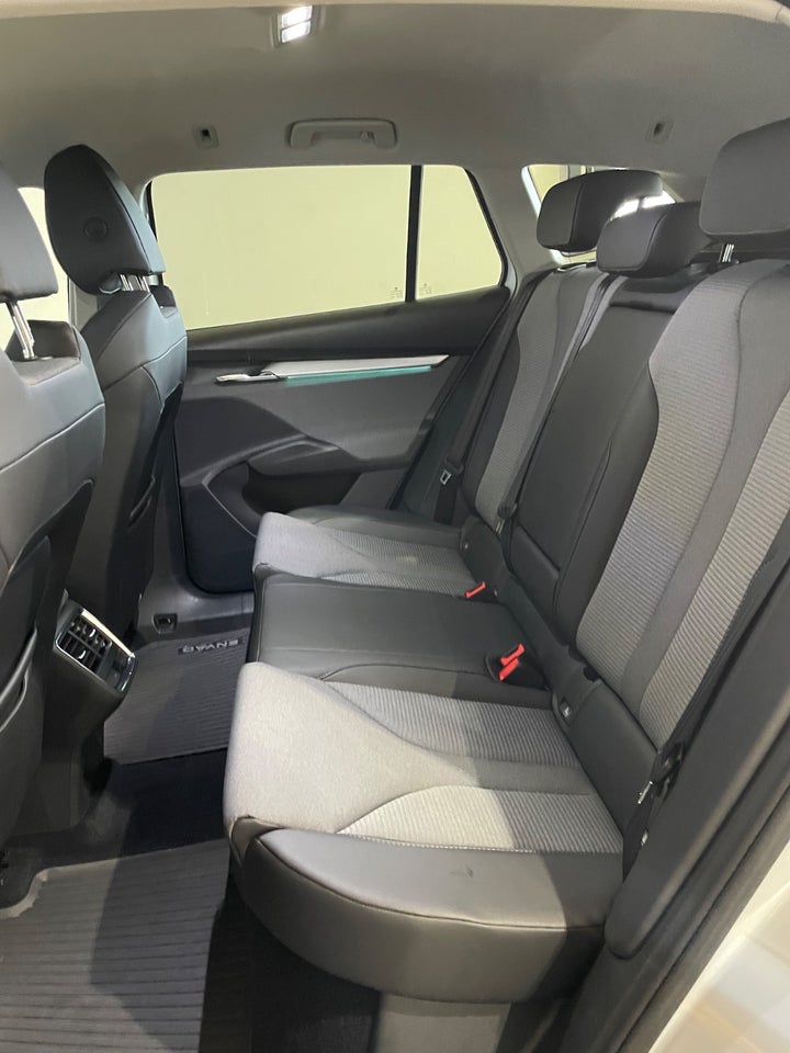 Skoda Enyaq 80 iV Plus Loft 5d