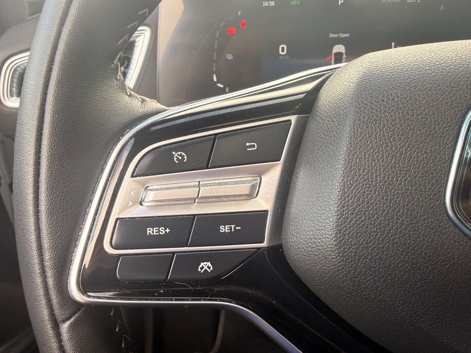 Navor E5 1,5 PHEV Rock 5d