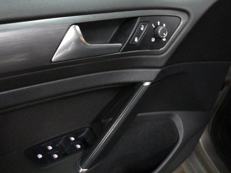 VW Golf VII 1,5 TSi 130 Comfortline DSG 5d