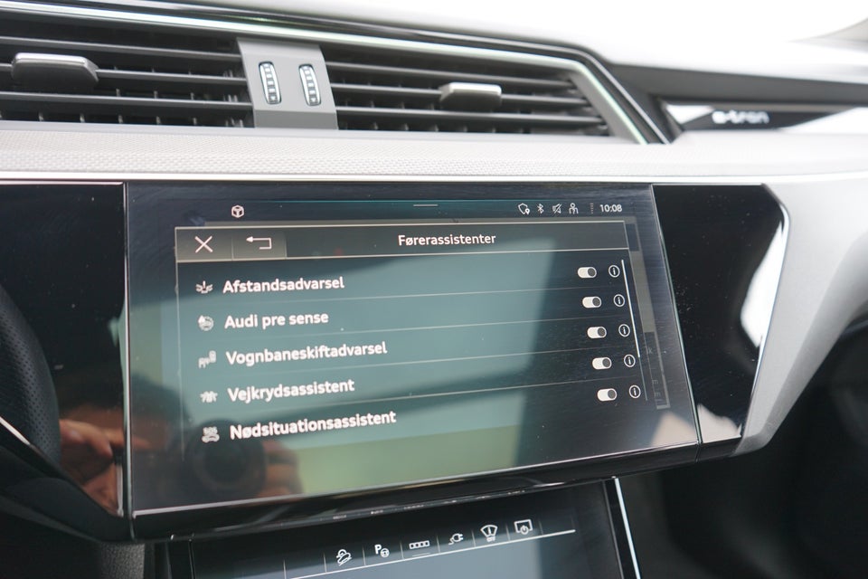 Audi Q8 e-tron 55 S-line quattro 5d