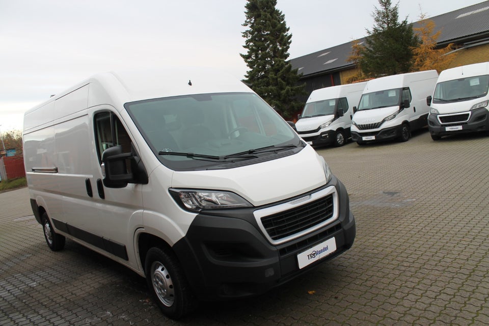 Peugeot Boxer 333 2,2 BlueHDi 140 L3H2 Premium