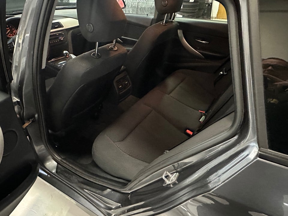 BMW 320d 2,0 Touring aut. 5d