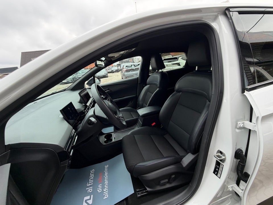 MG MG4 64 Luxury 5d