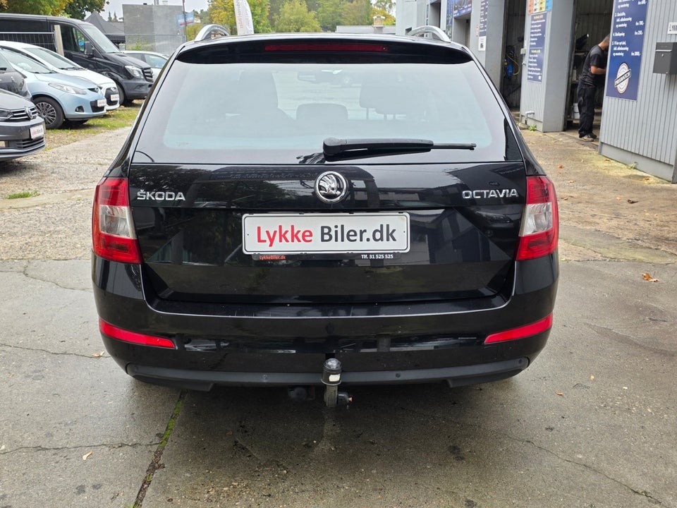 Skoda Octavia 1,6 TDi 110 Style Combi DSG 5d