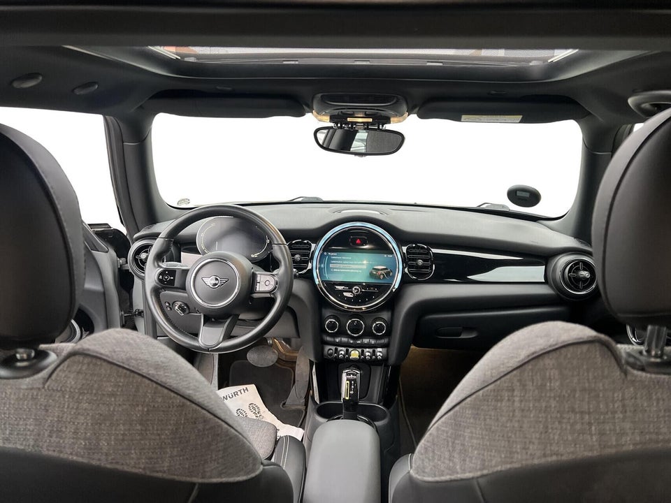 MINI Cooper SE Essential 3d