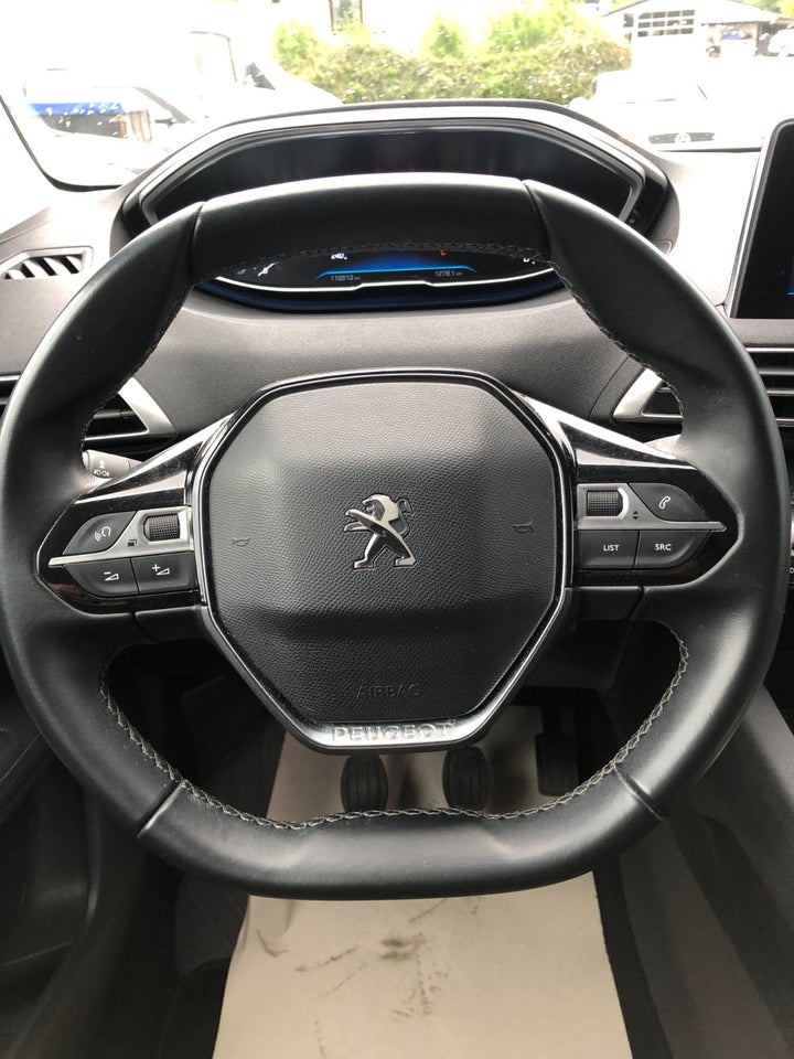 Peugeot 3008 1,2 PureTech 130 Allure Limited 5d