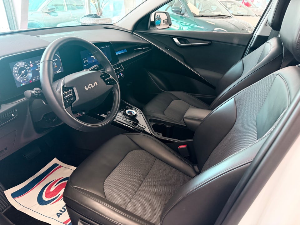 Kia Niro 64 EV Prestige 5d