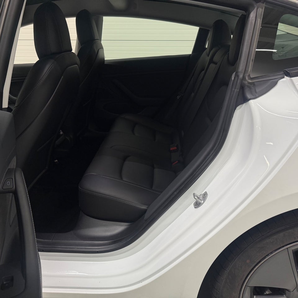 Tesla Model 3 Long Range AWD 4d