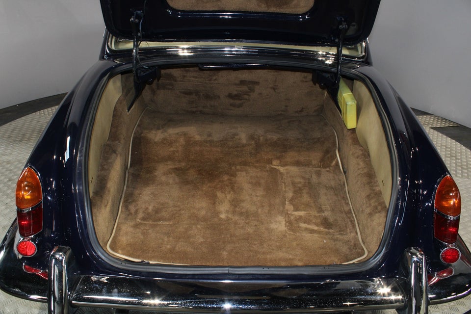 Jaguar 420 4,2 aut. 4d