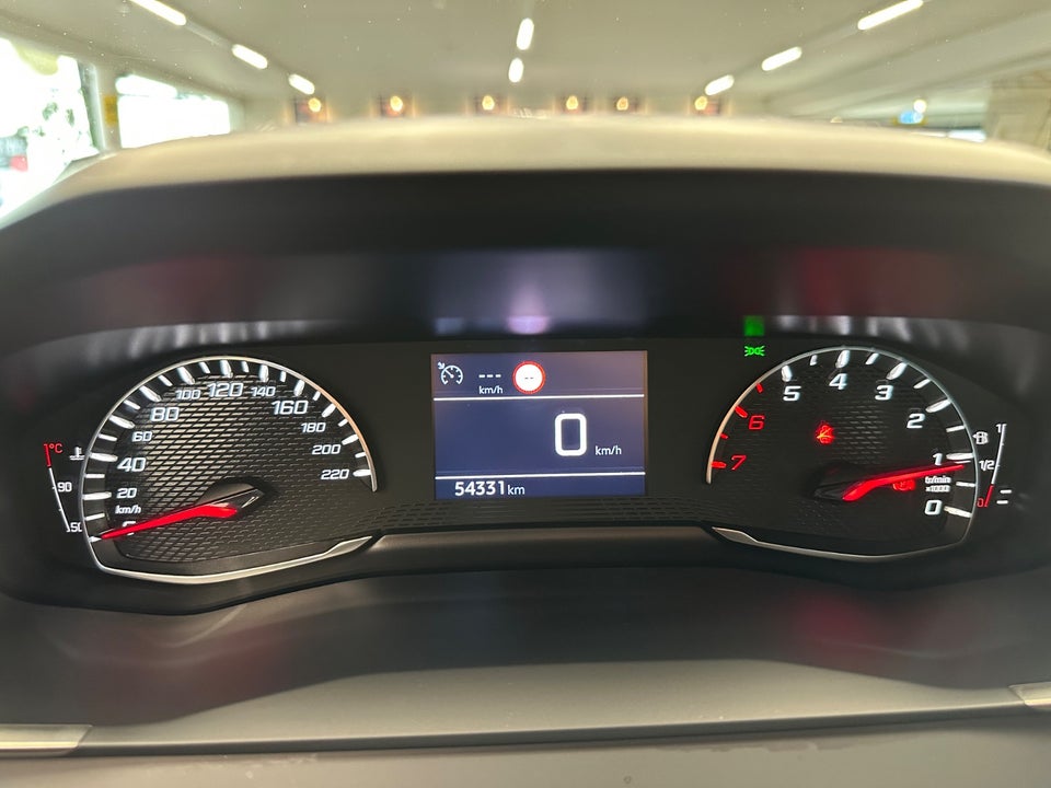 Peugeot 2008 1,2 PureTech 100 Active 5d
