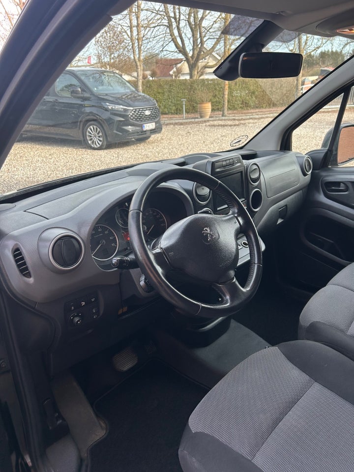 Peugeot Partner 1,6 BlueHDi 100 L1 Premium ESG Van 5d