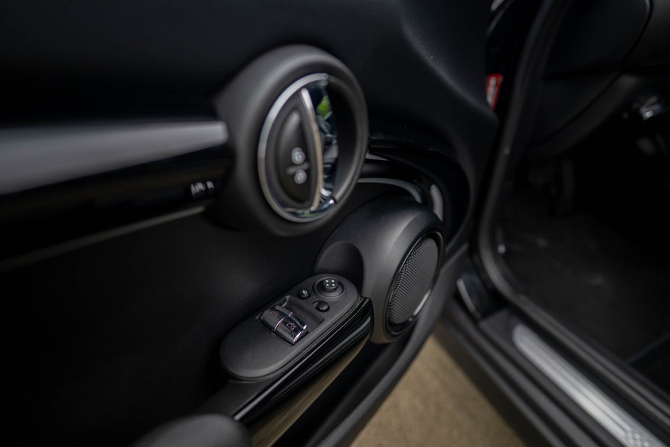 MINI Cooper SE Classic Trim 3d