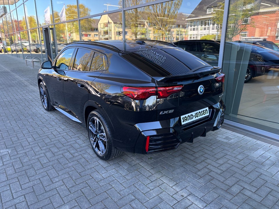 BMW iX2 eDrive20 M-Sport Premium 5d