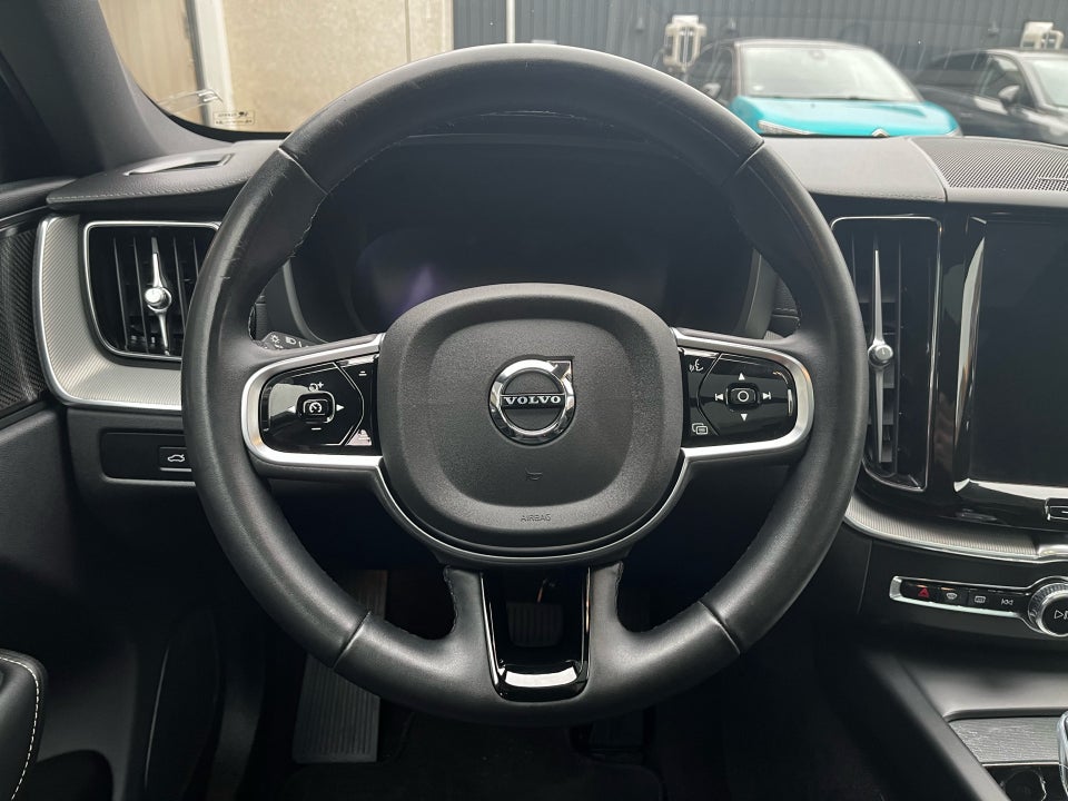 Volvo XC60 2,0 T6 ReCharge Black Edition aut. AWD 5d