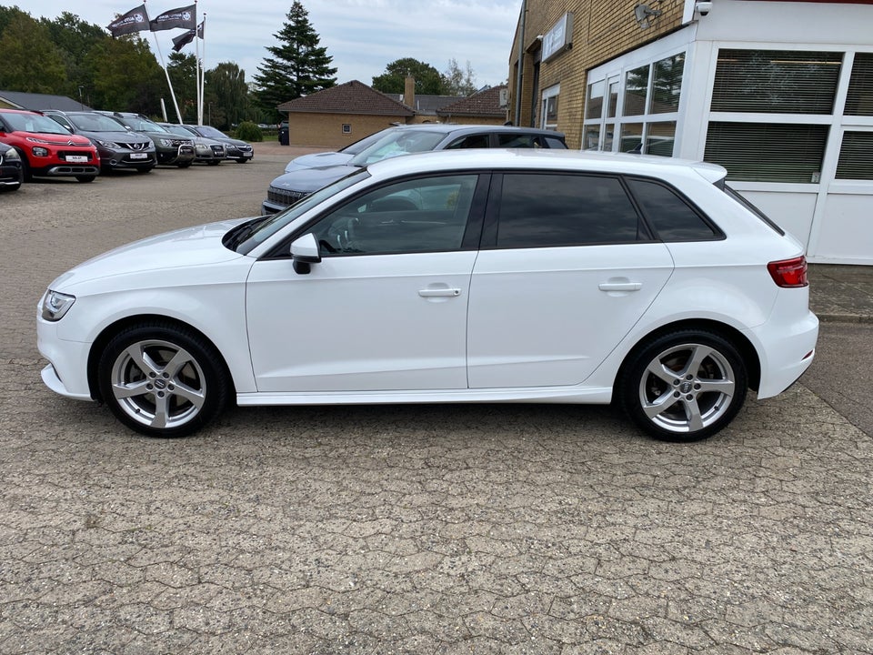 Audi A3 1,4 e-tron Sportback S-tr. 5d