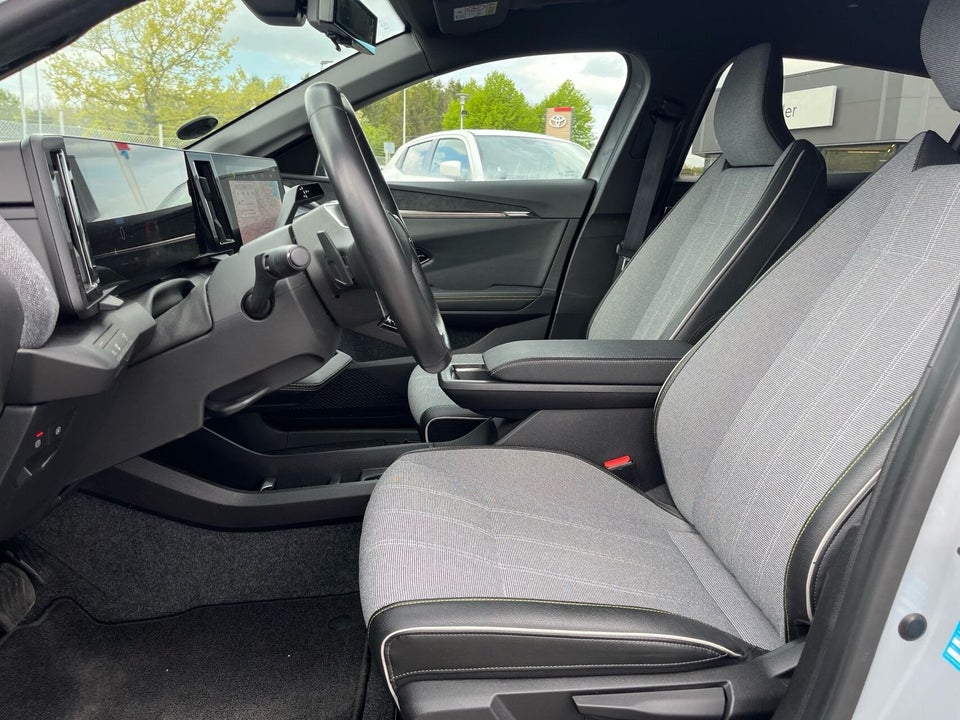 Renault Megane E-Tech 60 Techno 5d