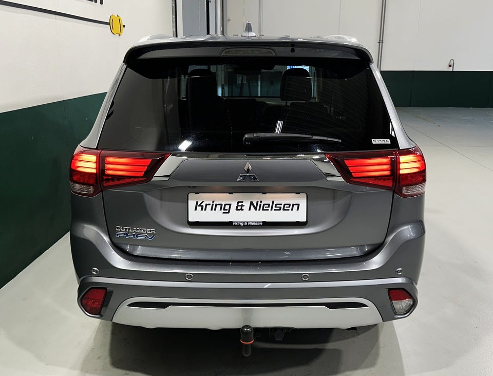 Mitsubishi Outlander 2,4 PHEV Intense CVT 4WD 5d