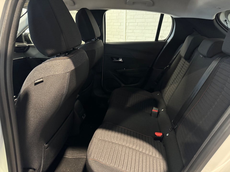 Peugeot e-208 50 Active 5d