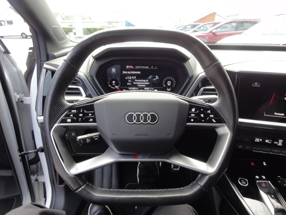 Audi Q4 e-tron 40 S-line 5d