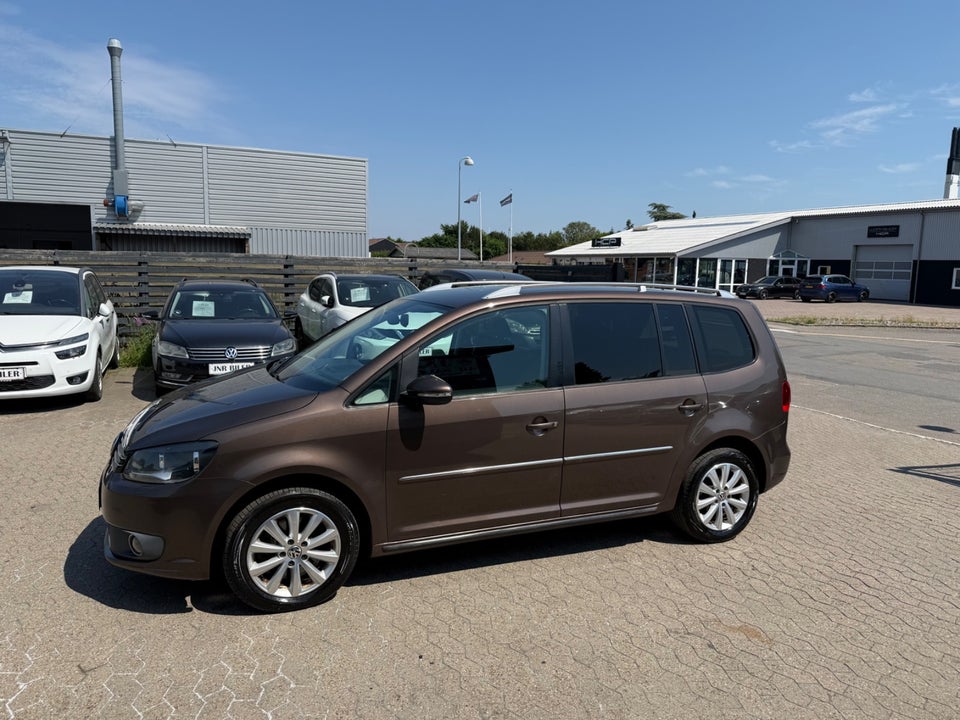 VW Touran 2,0 TDi 140 Comfortline DSG BMT 7prs 5d