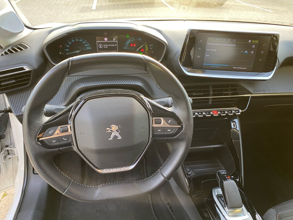 Peugeot e-208 50 Active 5d