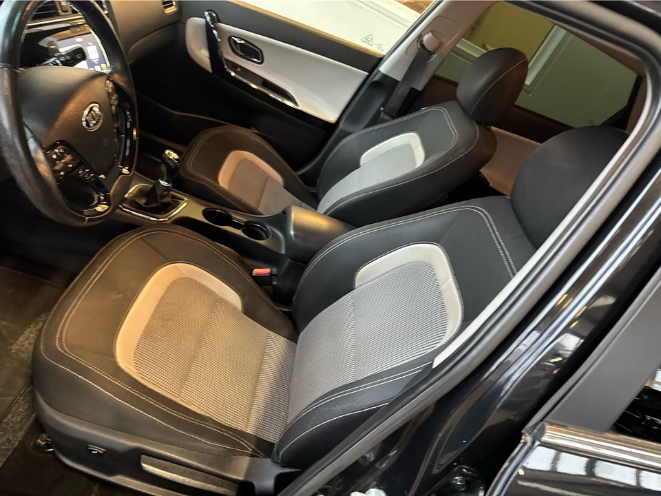 Kia Ceed 1,6 CRDi 136 Attraction SW 5d